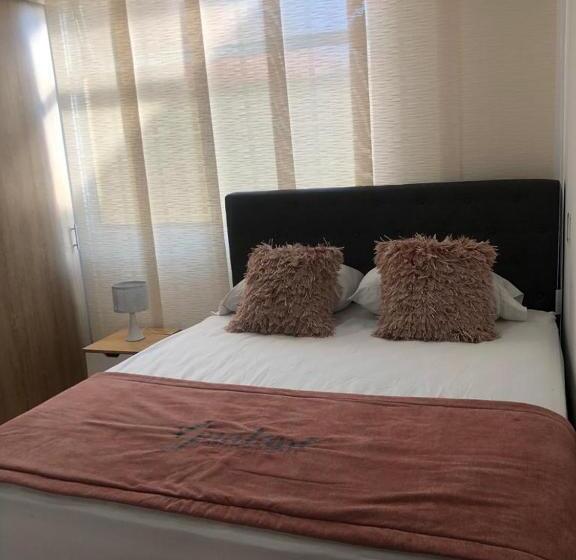 سوییت خانوادگی, Apartamento Frente Al Malecón