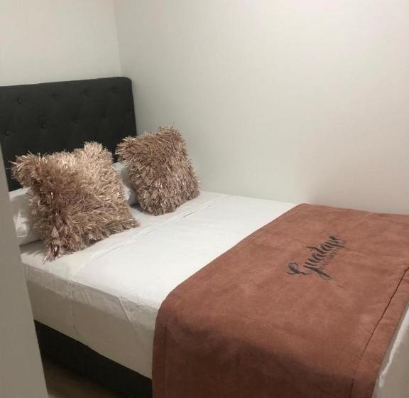 سوییت خانوادگی, Apartamento Frente Al Malecón