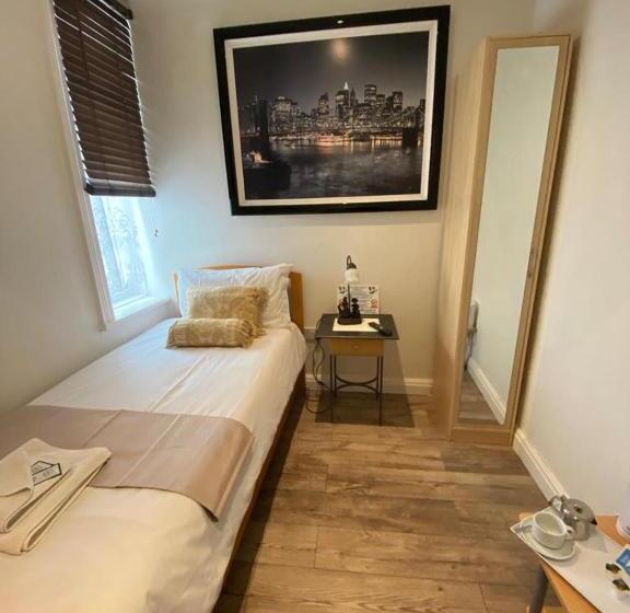 اتاق استاندارد یک نفره, Alexander Hotel Fully Refurbished All Rooms En Suite
