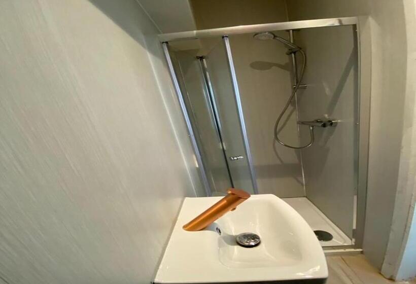 اتاق استاندارد, Alexander Hotel Fully Refurbished All Rooms En Suite