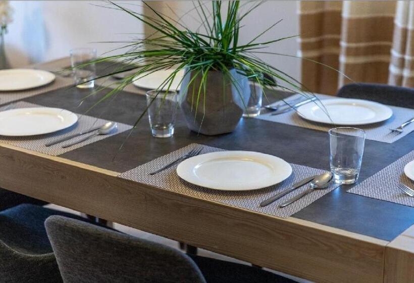 آپارتمان 2 خوابه, Montecito Apartments