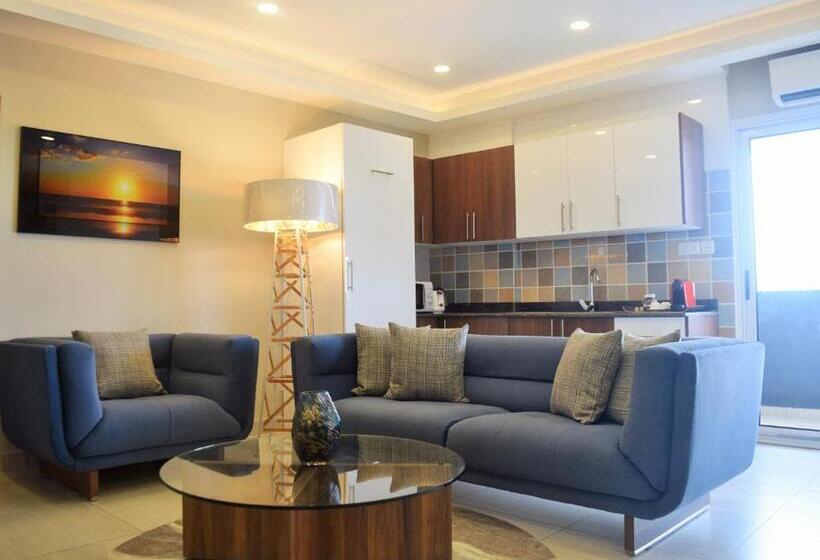 Suite with Terrace, Montecito Apartments