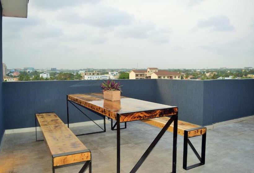 Suite with Terrace, Montecito Apartments