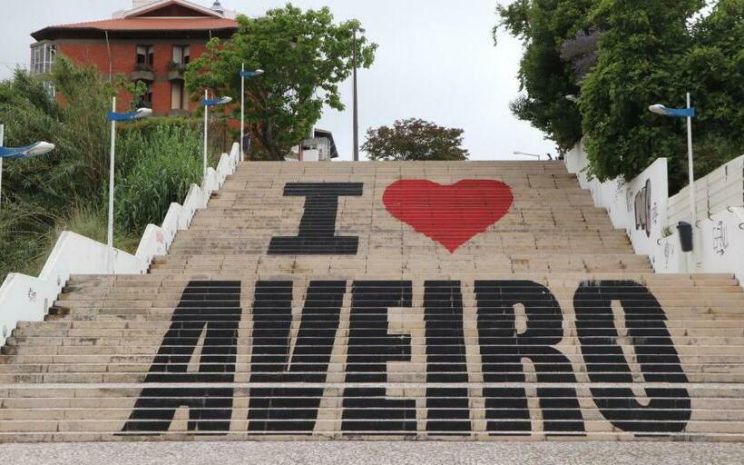 سوئیت جونیور با چشم‌انداز, Aveiro Ria View