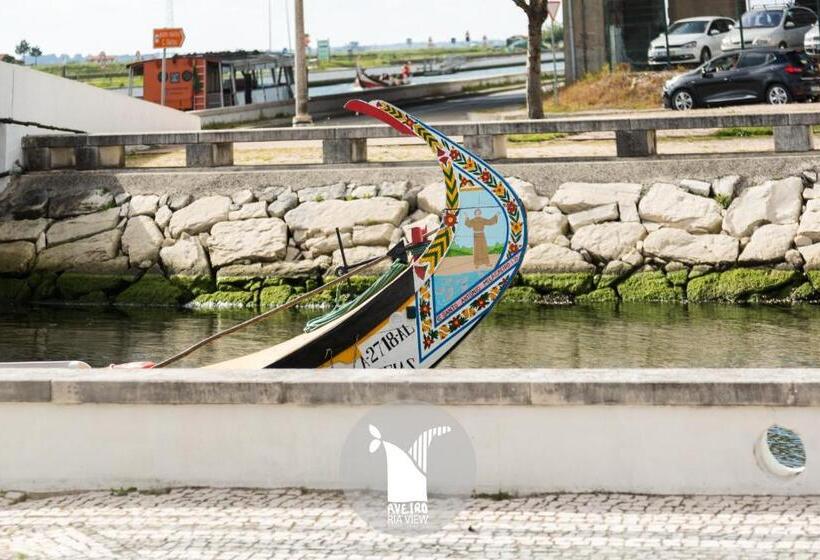 سوئیت جونیور با چشم‌انداز, Aveiro Ria View