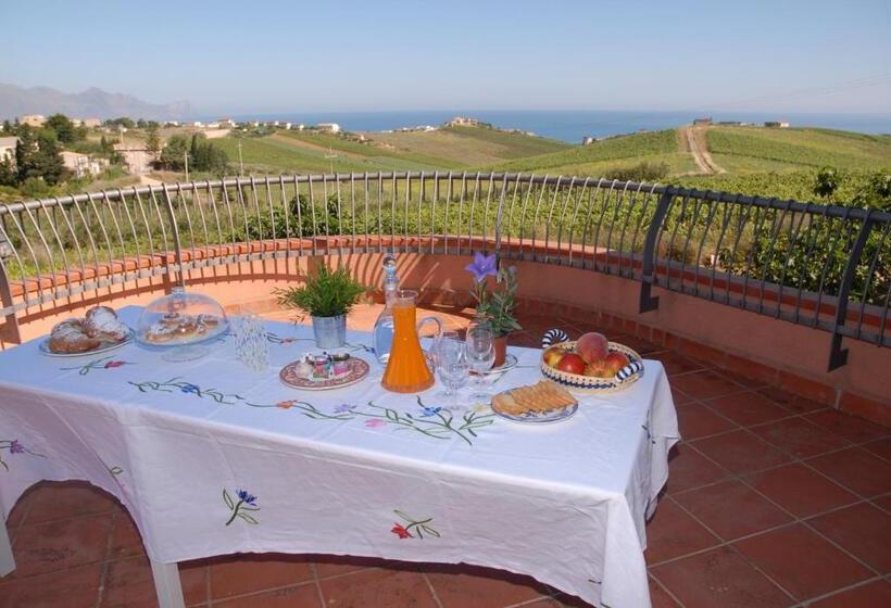 اتاق استاندارد سه نفره, Il Giardino Monticciolo