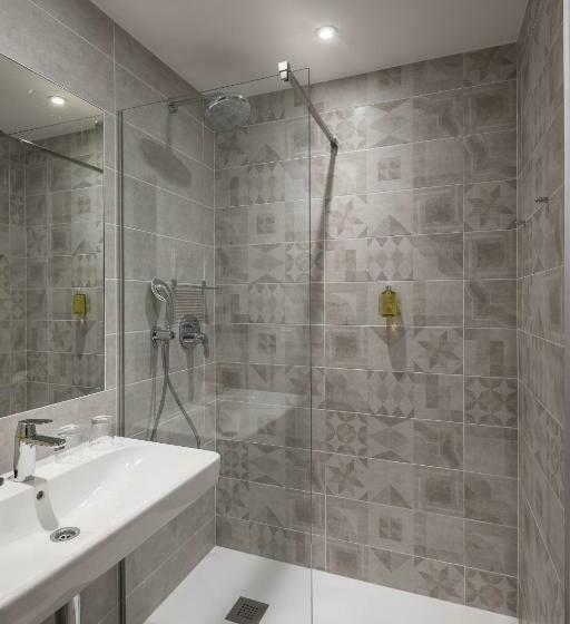 اتاق لوکس چهار تخته, B&b Hotel Budapest City