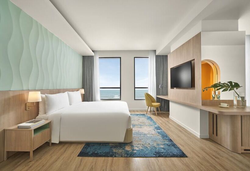 سوییت خانوادگی, Holiday Inn Resort Ho Tram Beach, An Ihg