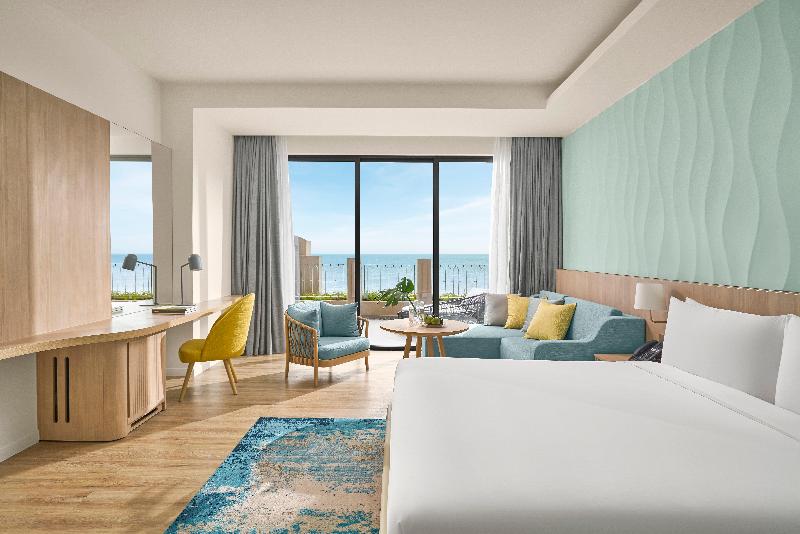 اتاق استاندارد با تخت بزرگ, Holiday Inn Resort Ho Tram Beach, An Ihg