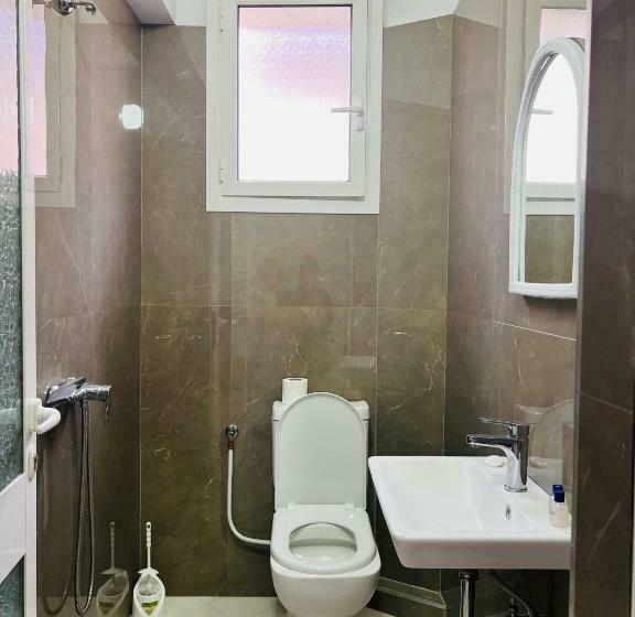 اتاق استاندارد سه تخته با بالکن, Ujvara