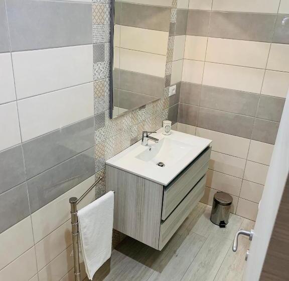 اتاق اکونومی, B&b Birillo