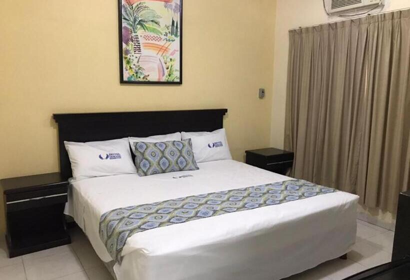 اتاق استاندارد با تخت بزرگ, Dorado A Una Calle De Playa Regatas Y El Malecon