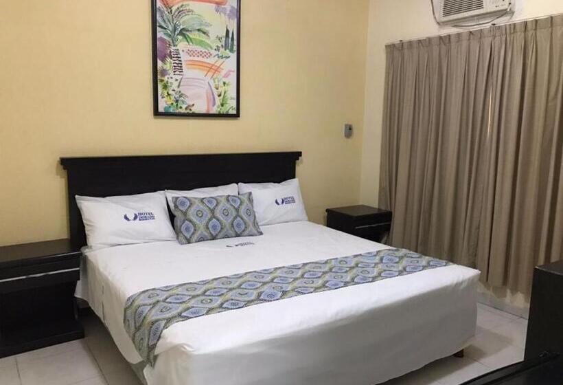 اتاق استاندارد با تخت بزرگ, Dorado A Una Calle De Playa Regatas Y El Malecon