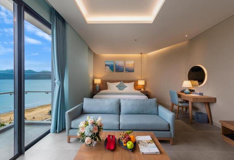 اتاق لوکس با بالکن و چشم‌انداز دریا, Fleur De Lys Hotel Quy Nhon