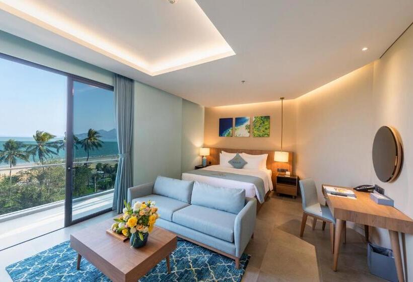 اتاق لوکس با بالکن و چشم‌انداز دریا, Fleur De Lys Hotel Quy Nhon