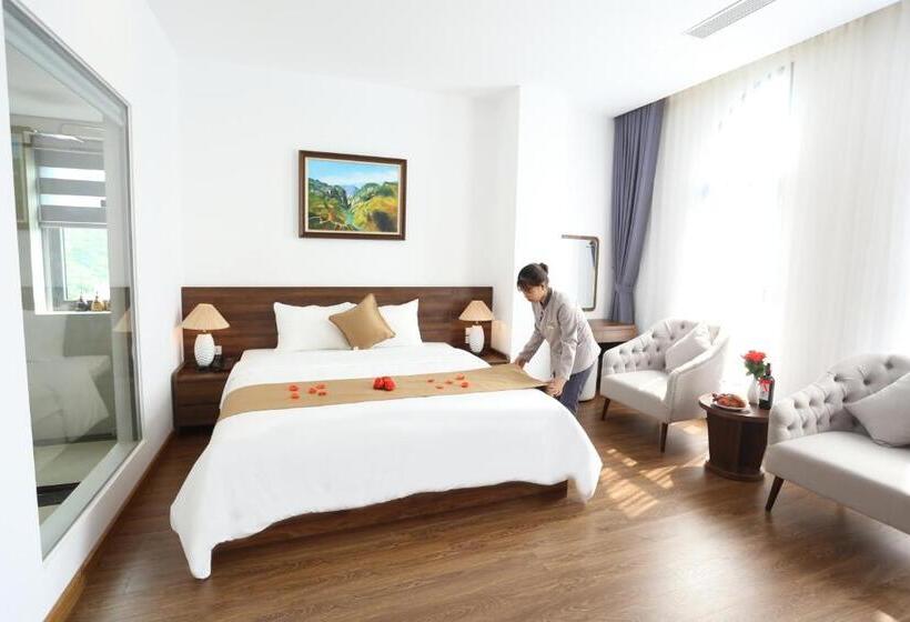 سوئیت با چشم‌انداز رودخانه, Silk River Hotel Ha Giang