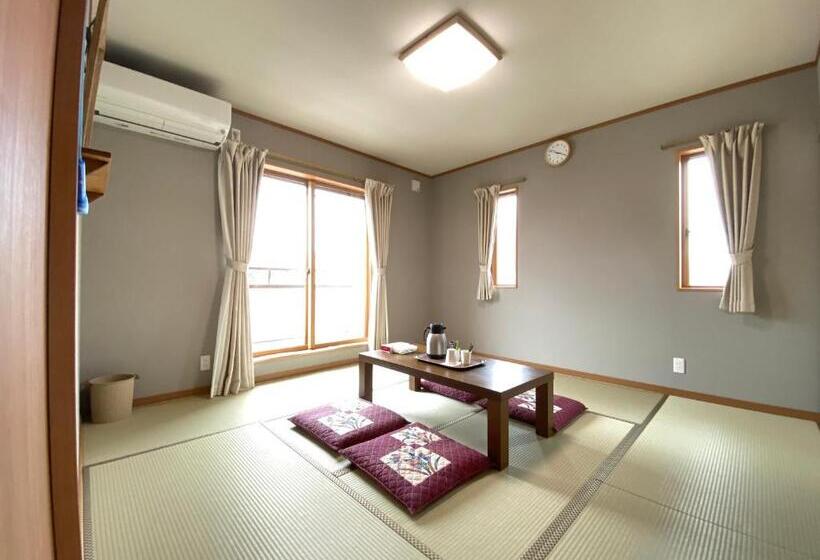 اتاق استاندارد سه نفره, Link House