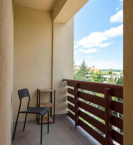 سوییت خانوادگی, Symple Apartments