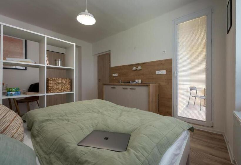 آپارتمان 1 خوابه با بالکن, Symple Apartments