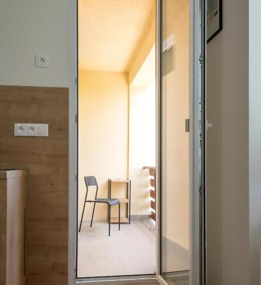 آپارتمان 1 خوابه با بالکن, Symple Apartments