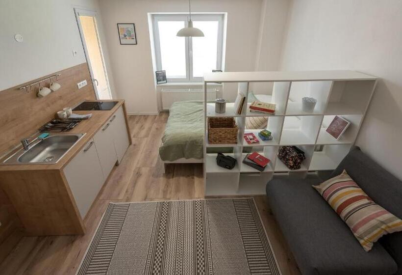 آپارتمان 1 خوابه با بالکن, Symple Apartments