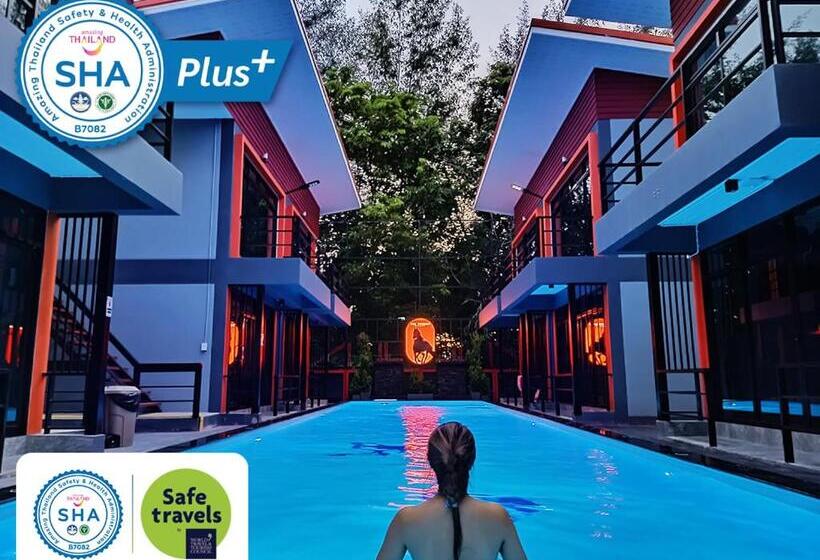 اتاق لوکس با تخت بزرگ, The Stories Resort