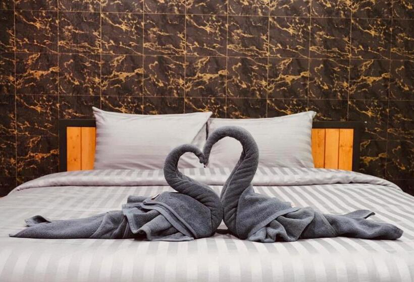 اتاق لوکس با تخت بزرگ, The Stories Resort