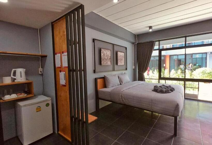 اتاق لوکس با تخت بزرگ, The Stories Resort
