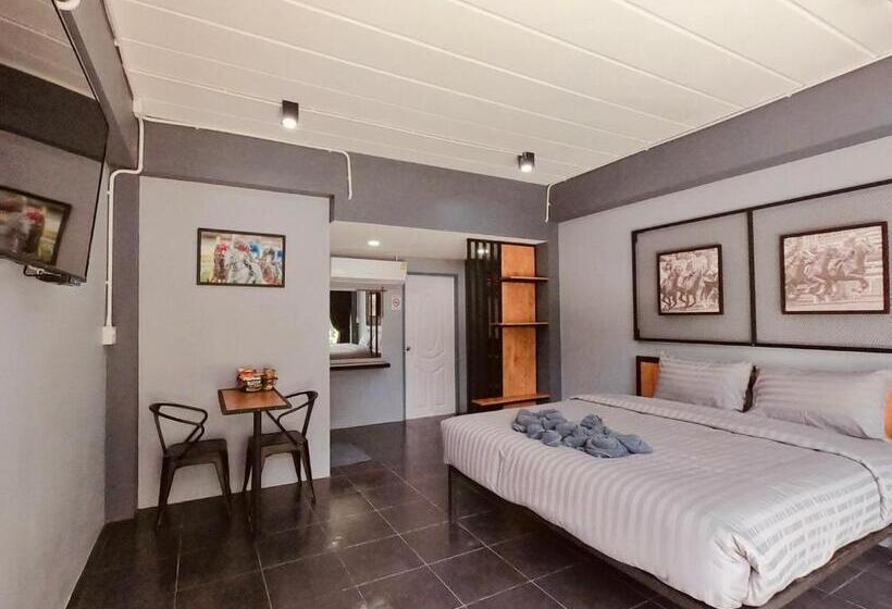 اتاق لوکس با تخت بزرگ, The Stories Resort