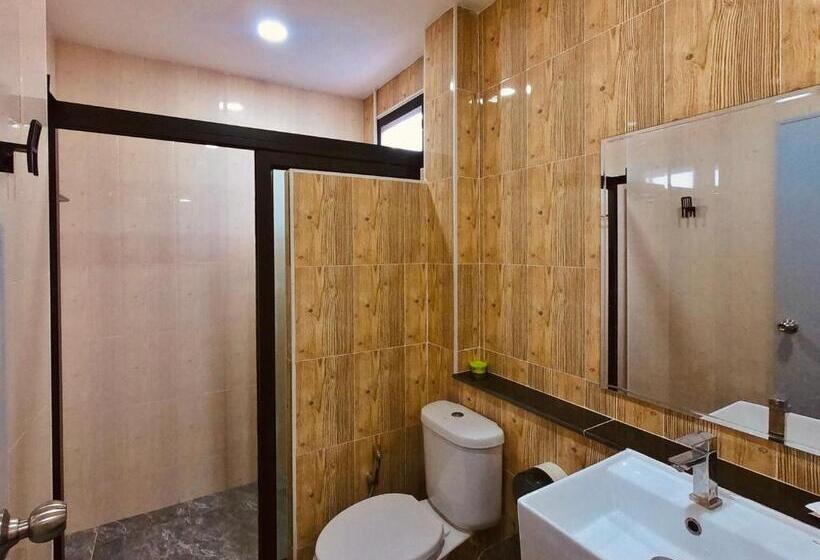 اتاق استاندارد با چشم‌انداز استخر, The Stories Resort