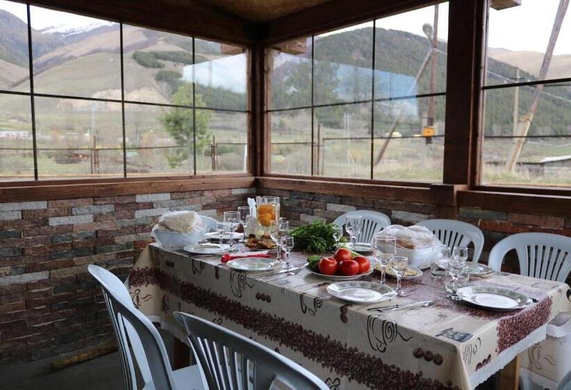 سوییت خانوادگی, Tezh Ler у тани