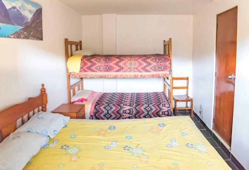 اتاق خانوادگی, Hostal ñaña