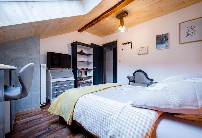 Standard Single Room Shared Bathroom, B&b Restaurant Le Pernollet
