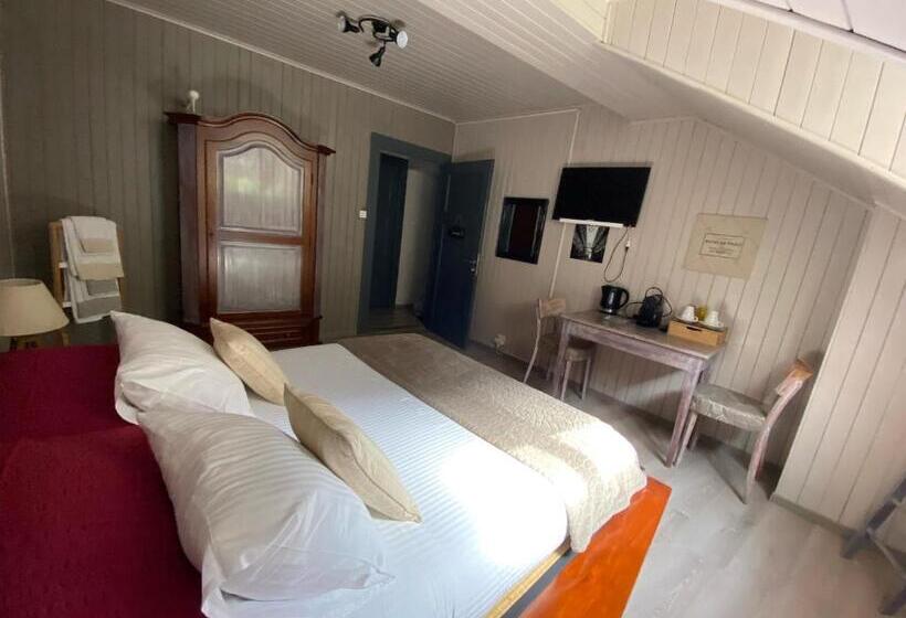 Standard Room Shared Bathroom, B&b Restaurant Le Pernollet