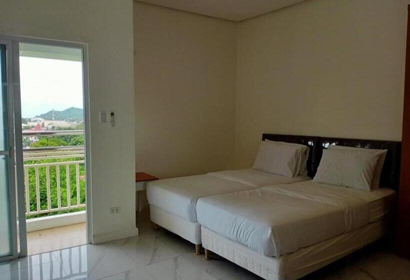 Economy Triple Room, Centtro Residences