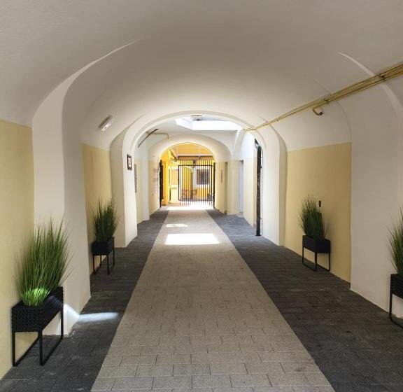 آپارتمان 2 خوابه, Minidorms In Heart Of City Center