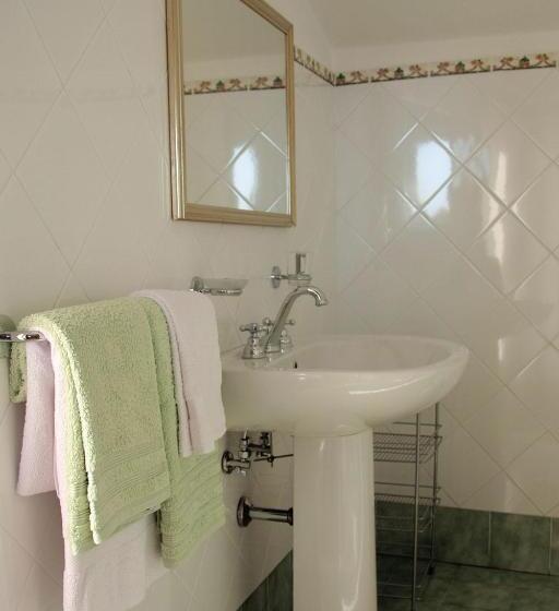 اتاق استاندارد, B&b Adriana