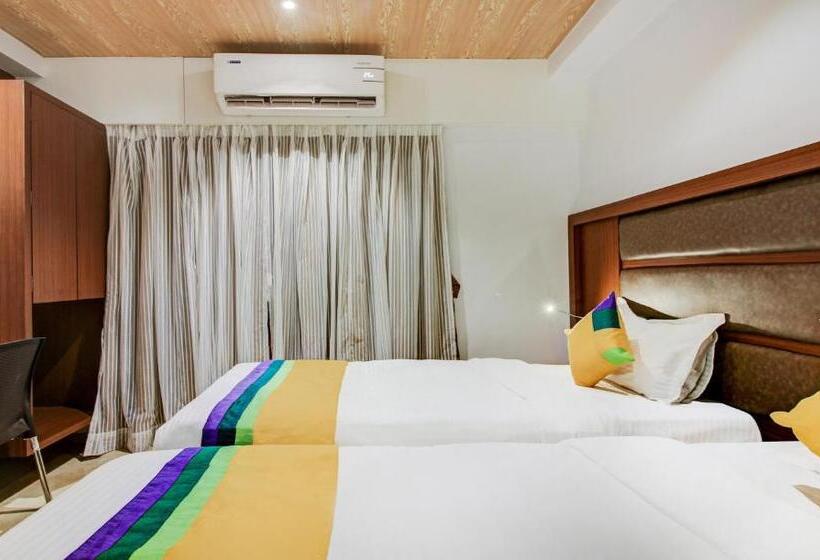 اتاق لوکس, Aarush Inn