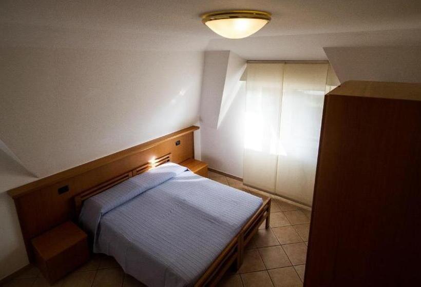 اتاق استاندارد با تراس, Albergo Lario