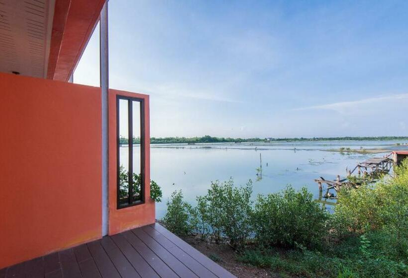 اتاق استاندارد سه نفره, Baan Talay See Cream Resort