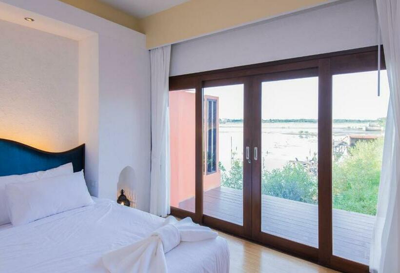 اتاق استاندارد سه نفره, Baan Talay See Cream Resort
