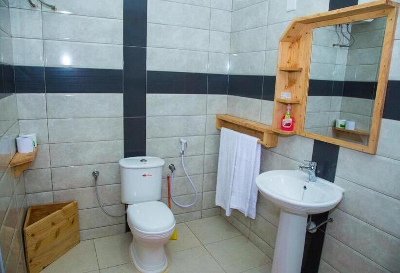 اتاق اکونومی, Swiss Farm Cottage