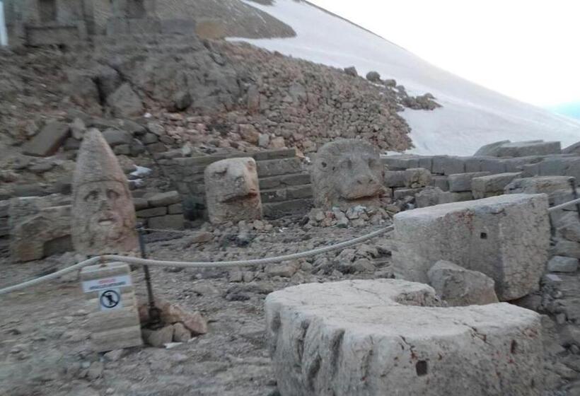 اتاق استاندارد با چشم‌انداز, Nemrut Dağı Işik Pansi̇on