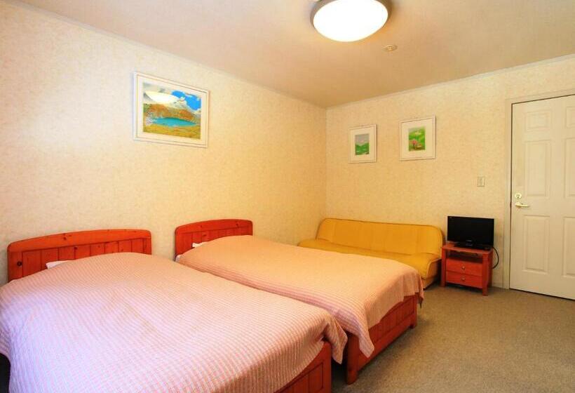 اتاق استاندارد سه نفره, Pension Himawari