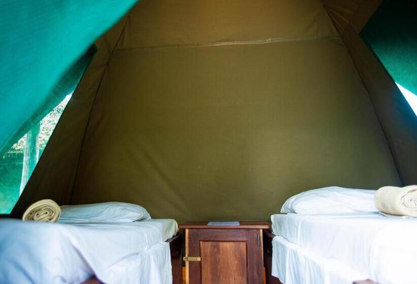 چادر با خدمات رفاهی استاندارد, Butiama Marine Camp