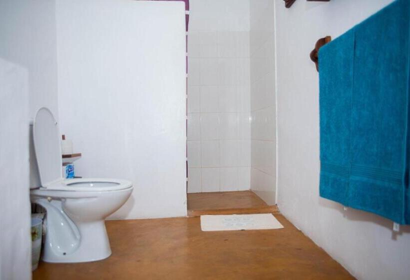 اتاق استاندارد یک نفره, Butiama Marine Camp