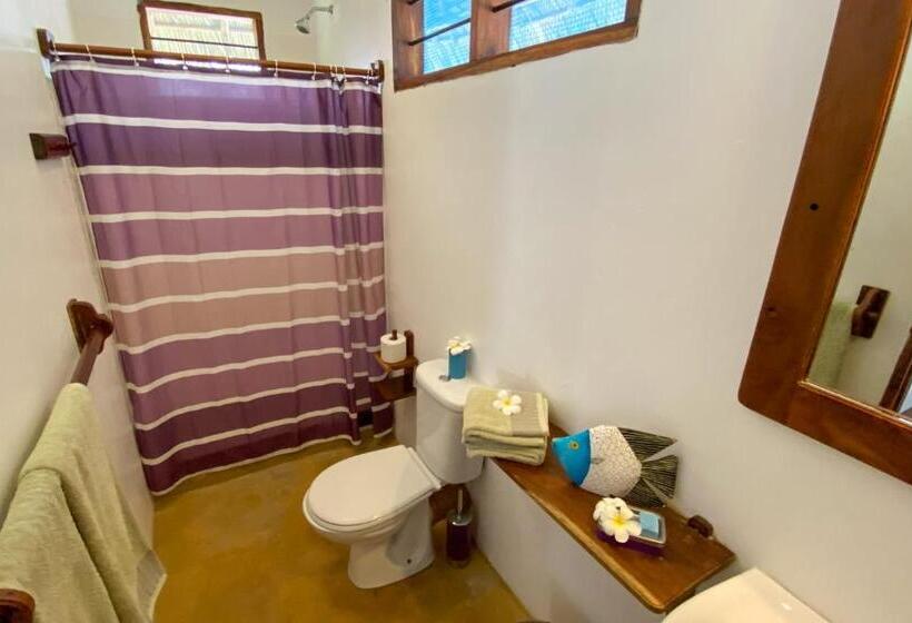 اتاق استاندارد یک نفره, Butiama Marine Camp