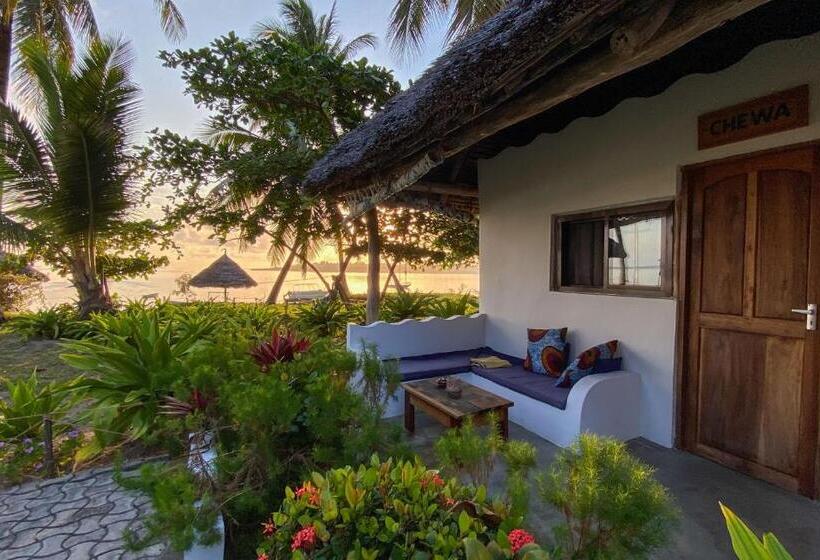 اتاق استاندارد یک نفره, Butiama Marine Camp