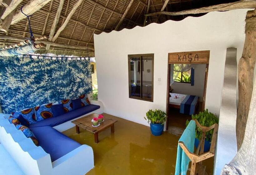 اتاق استاندارد یک نفره, Butiama Marine Camp