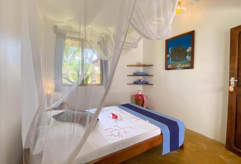 اتاق استاندارد یک نفره, Butiama Marine Camp